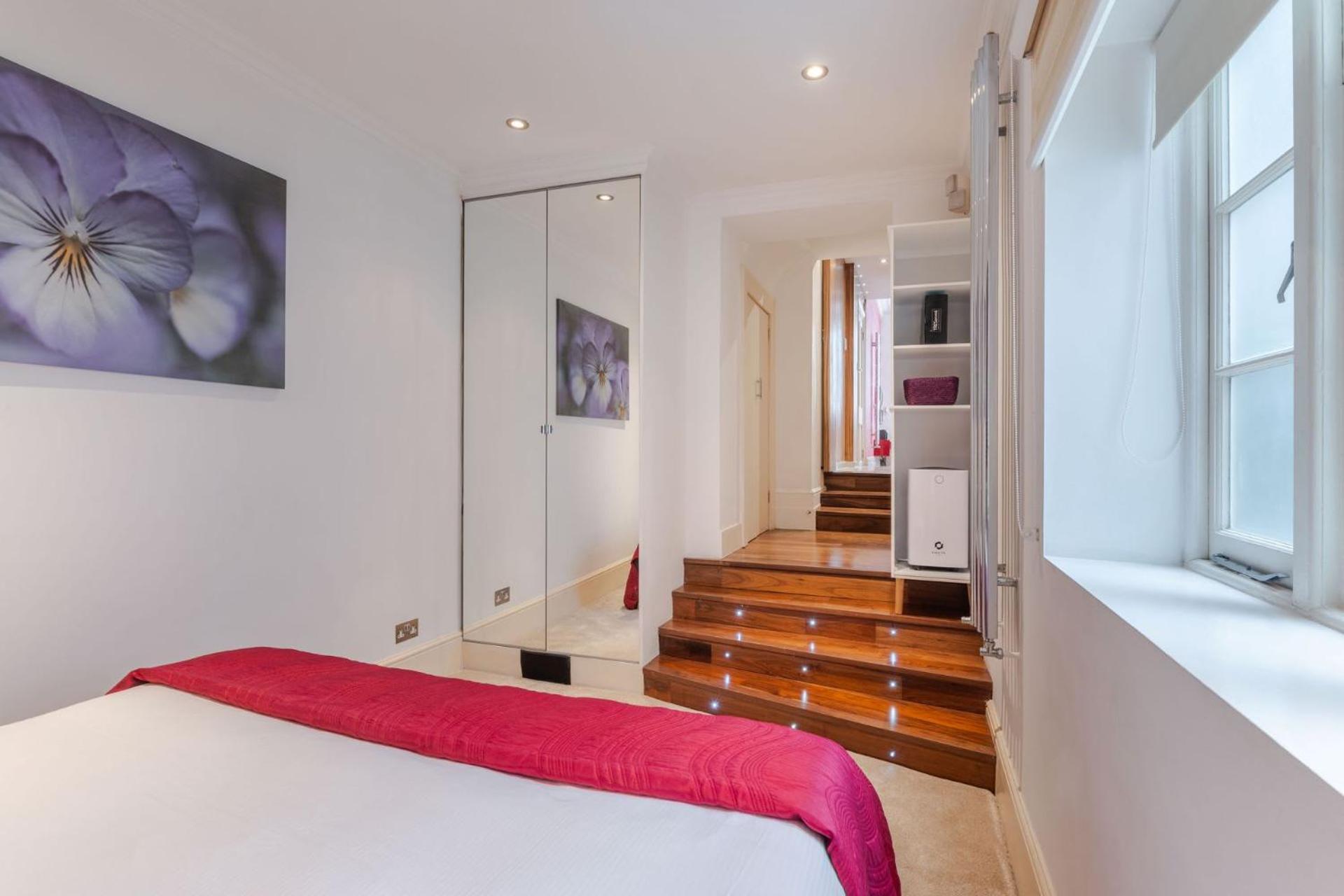 The "Red Room Apartment" - Fitzrovia - By Frankie Says London Eksteriør bilde