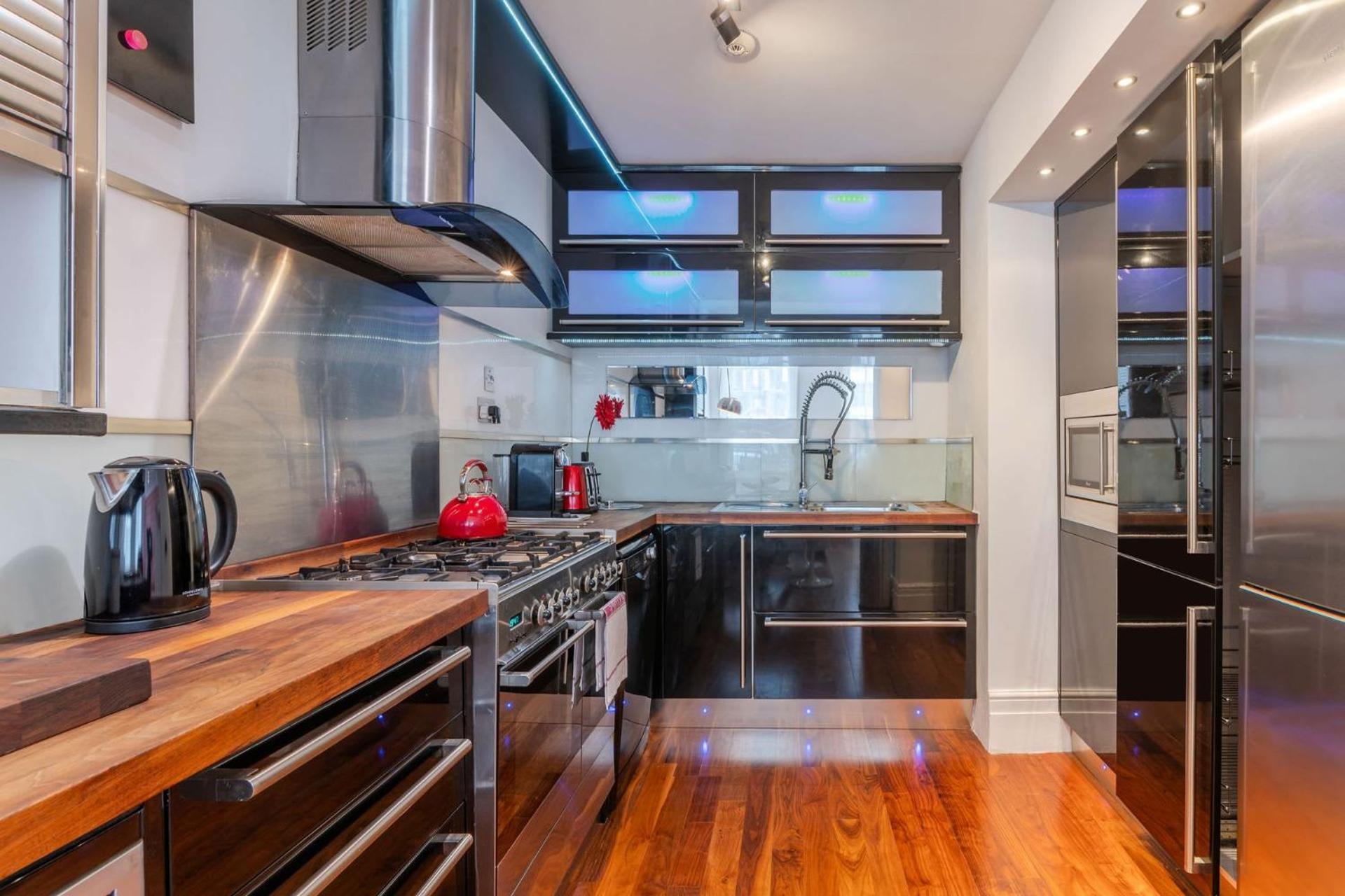 The "Red Room Apartment" - Fitzrovia - By Frankie Says London Eksteriør bilde